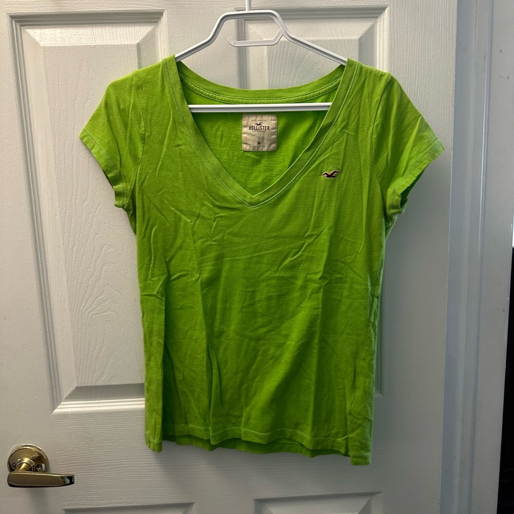 Hollister Women's Lime Green V-Neck Tee